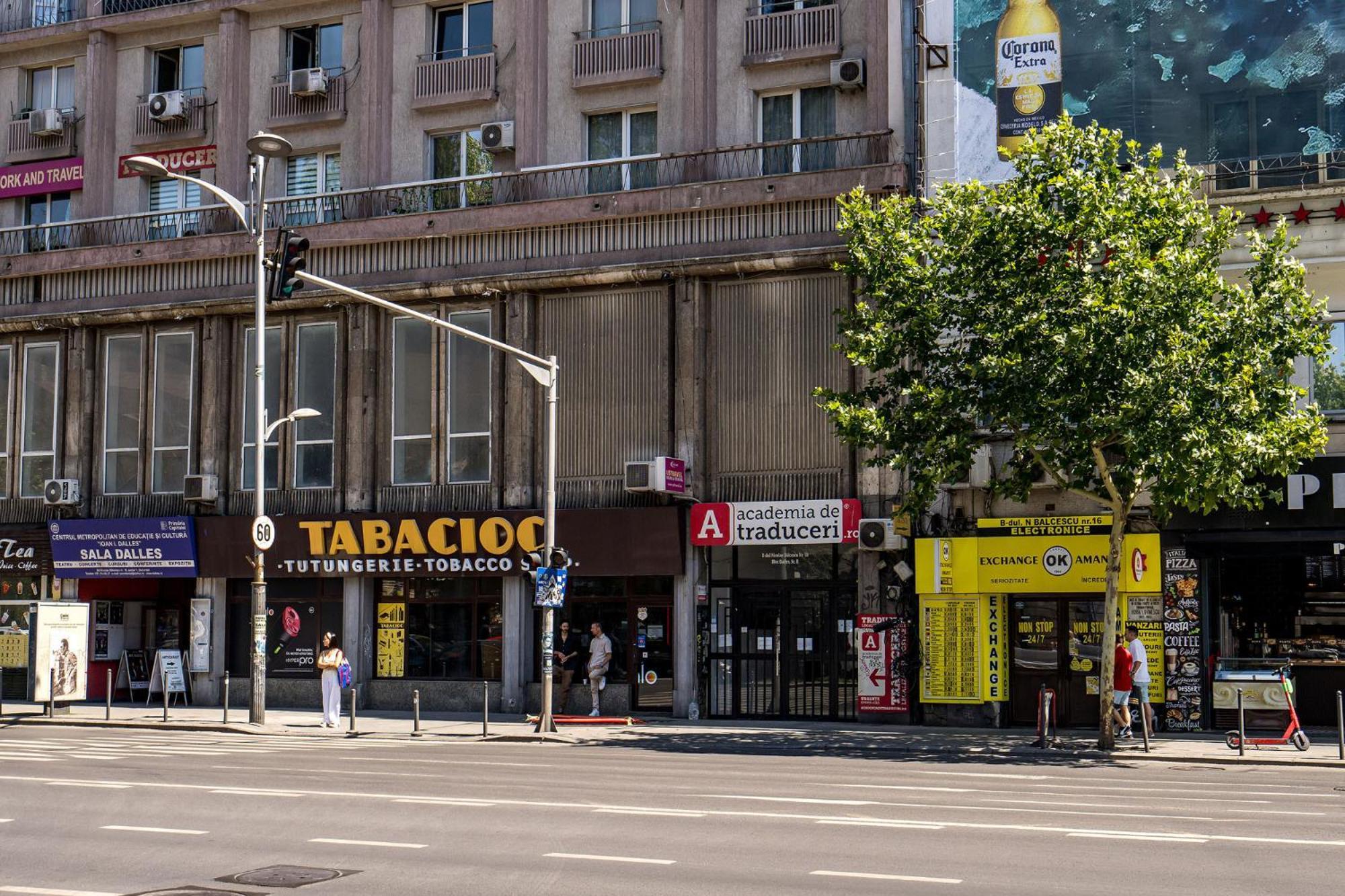 Romana Vibe Elegance In The Heart Of The City Bucarest Extérieur photo