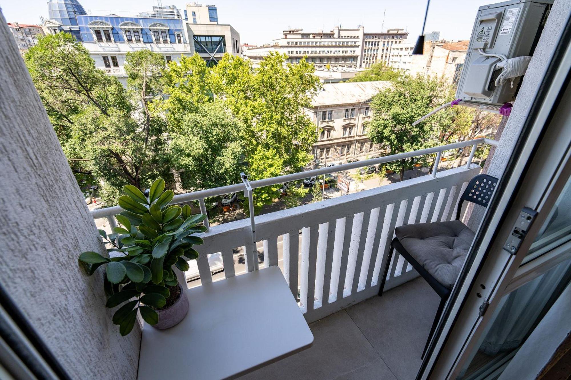 Romana Vibe Elegance In The Heart Of The City Bucarest Extérieur photo